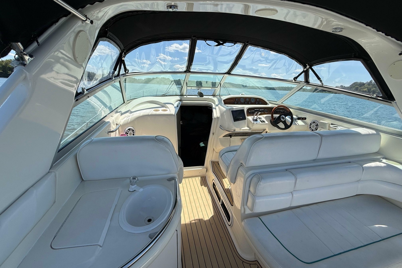 1995 Sea Ray Sundancer 330