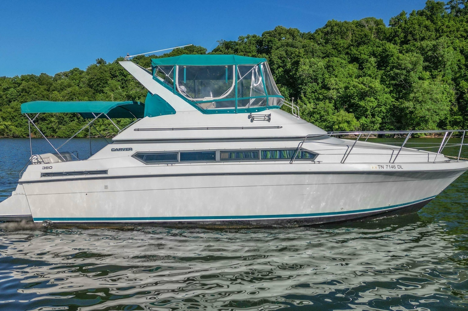 1994 Carver 380 Santego