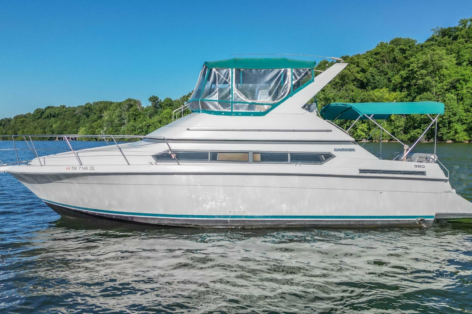 1994 Carver 380 Santego