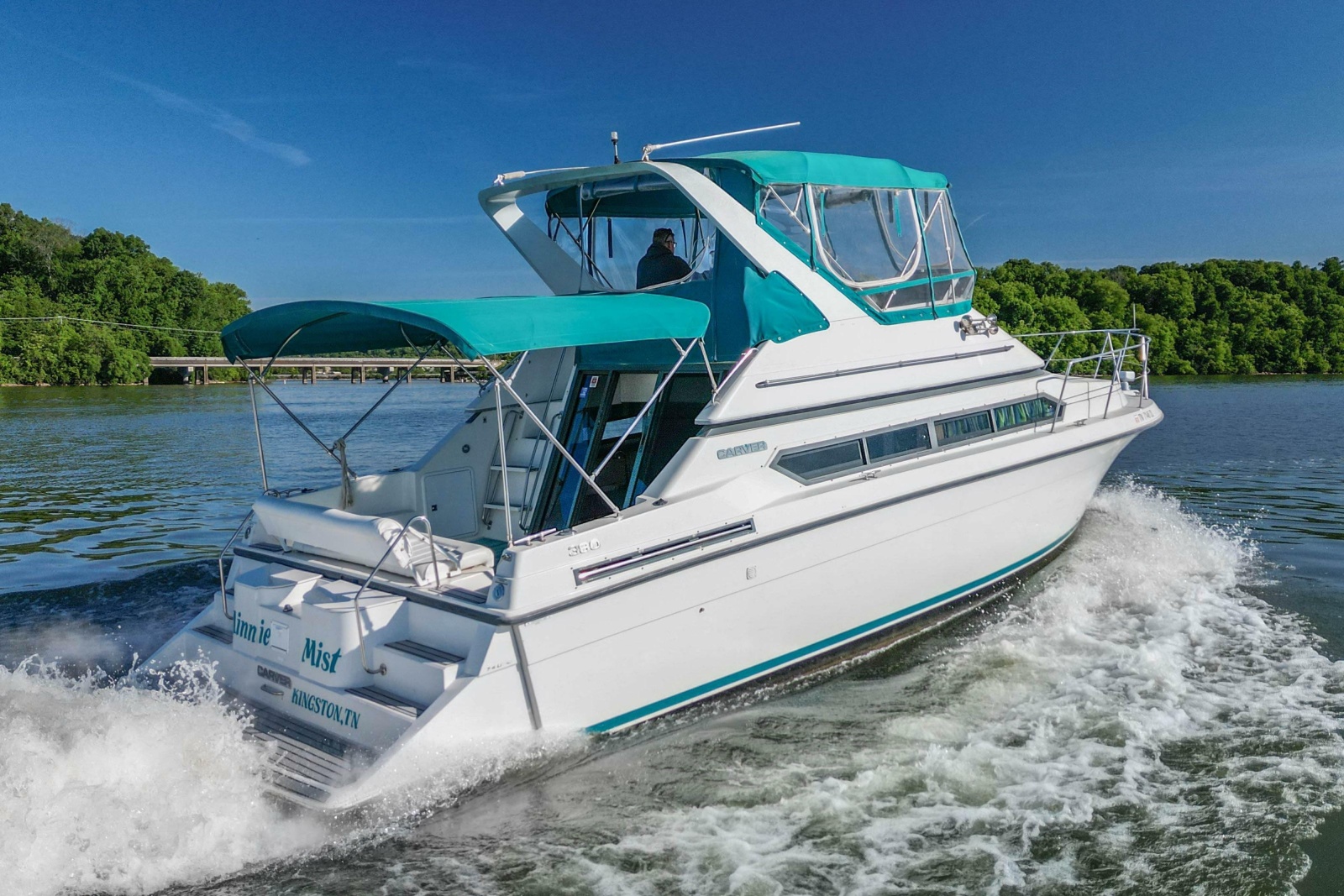 1994 Carver 380 Santego
