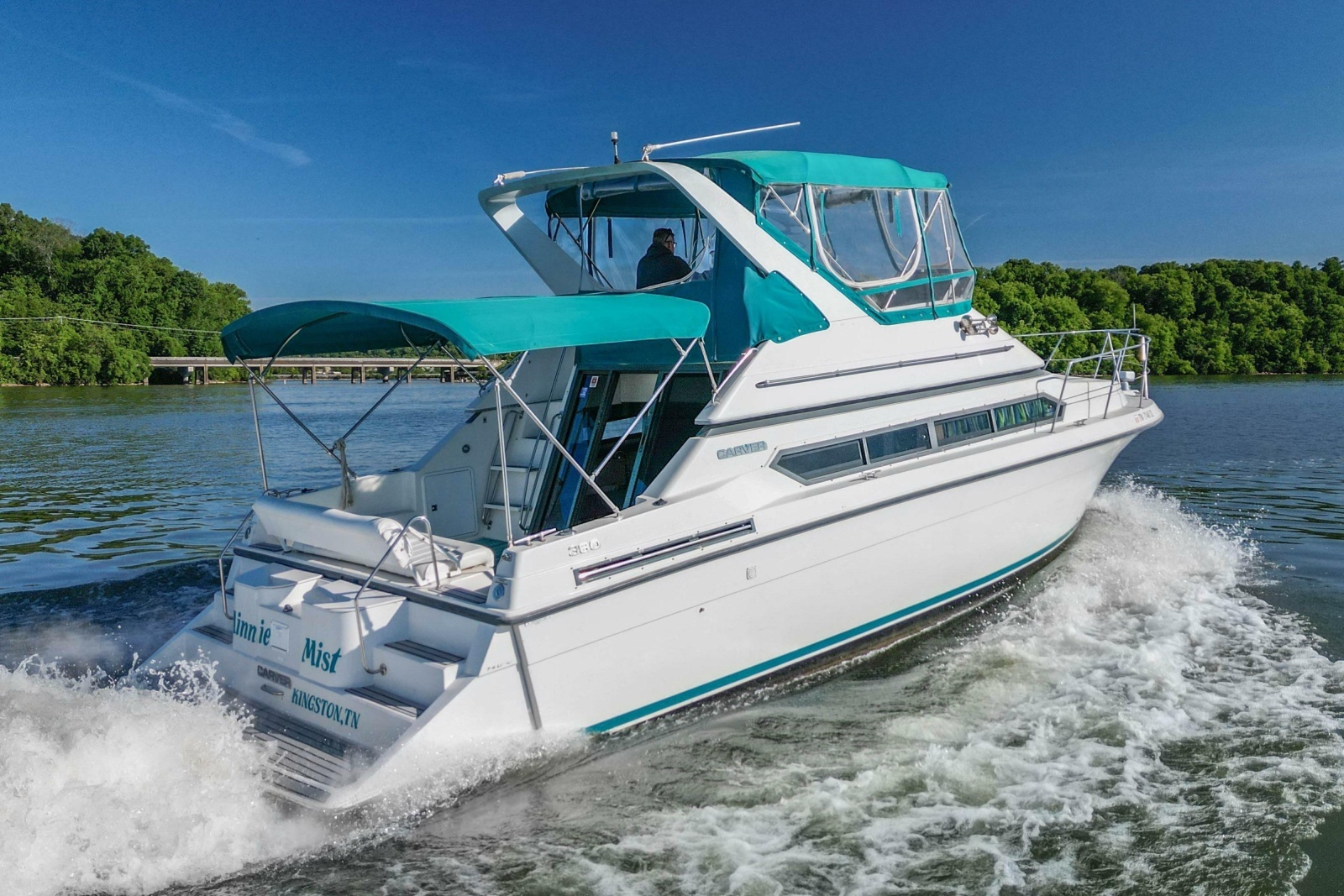 1994 Carver 380 Santego