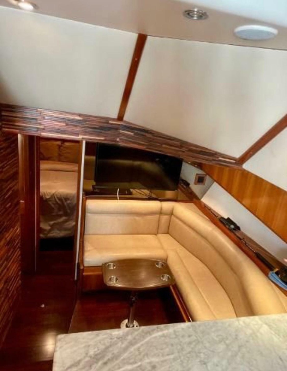 1994 Viking 38 Convertible
