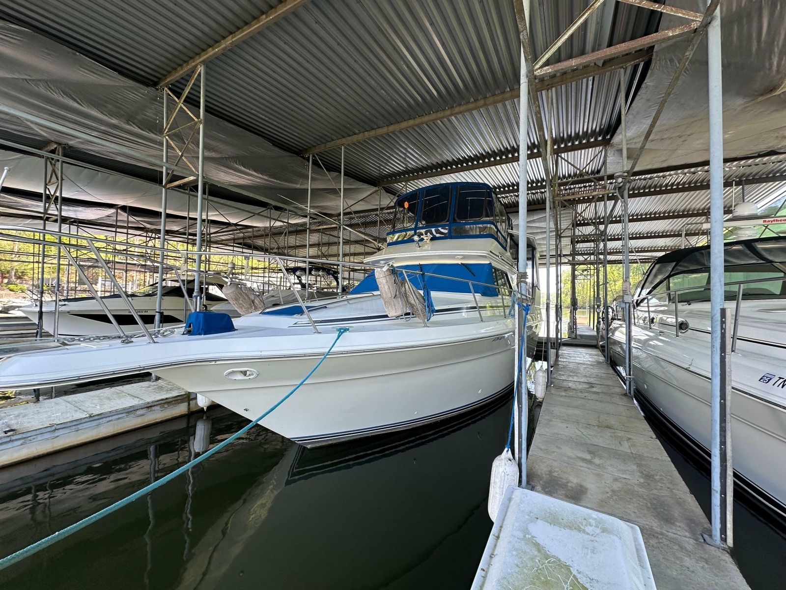 1991 Sea Ray 380 Aft Cabin