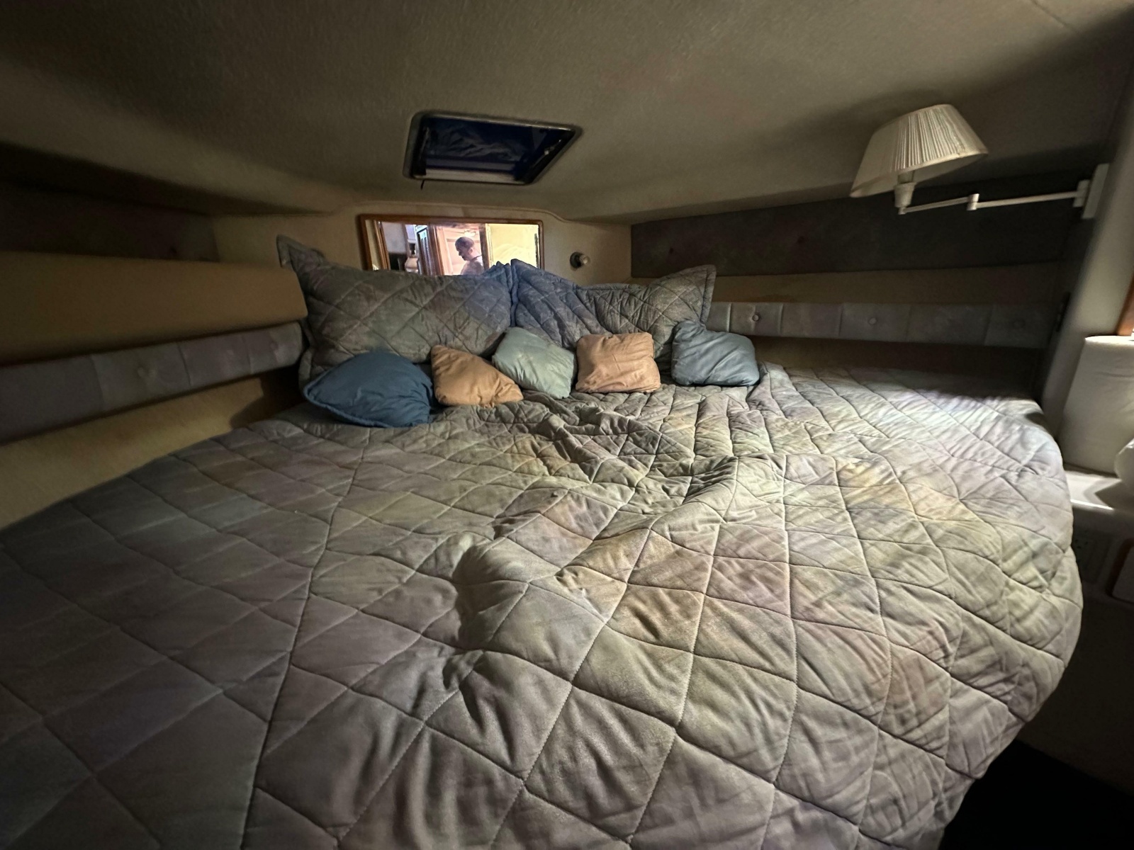 1991 Sea Ray 380 Aft Cabin