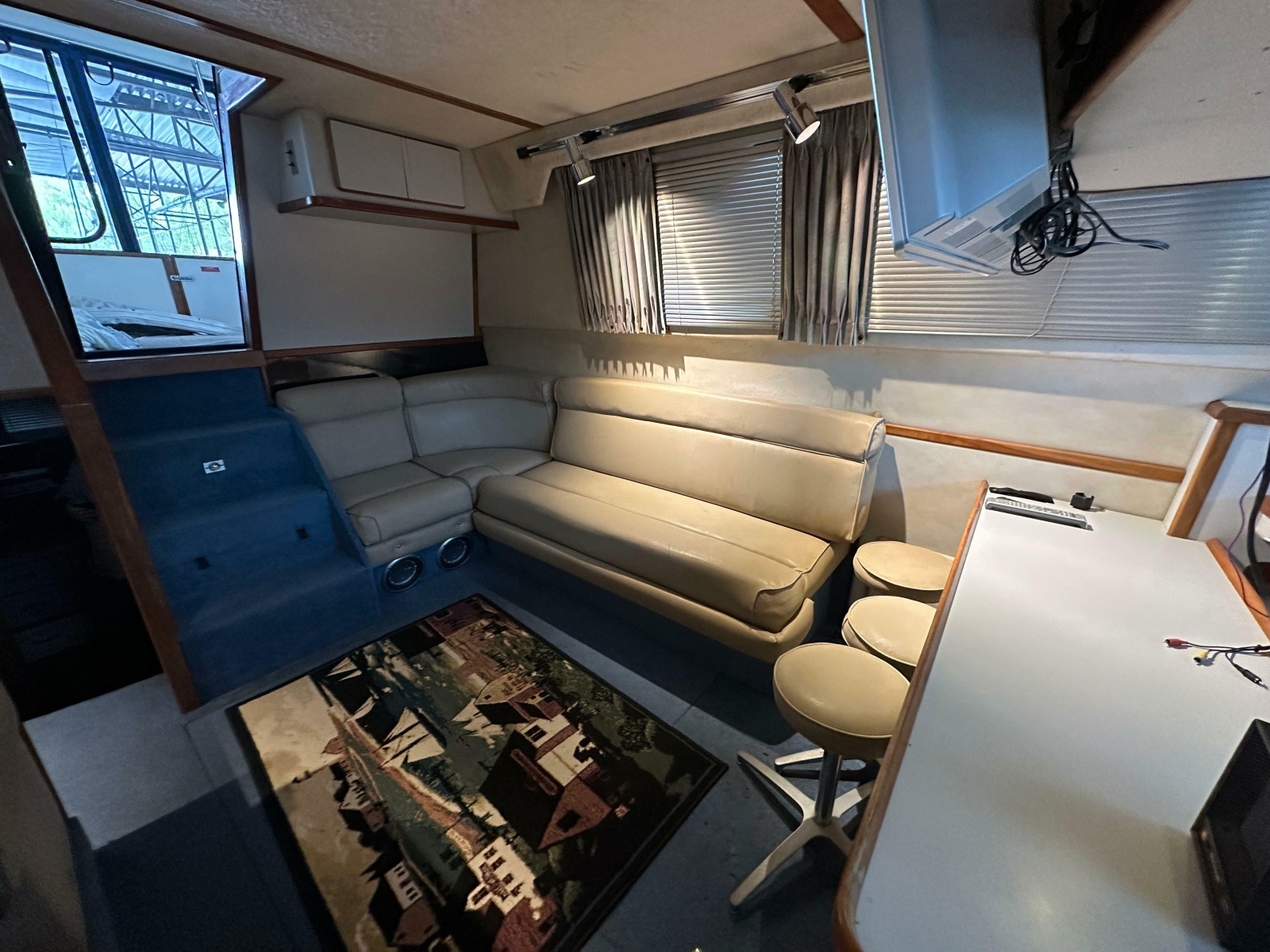1991 Sea Ray 380 Aft Cabin