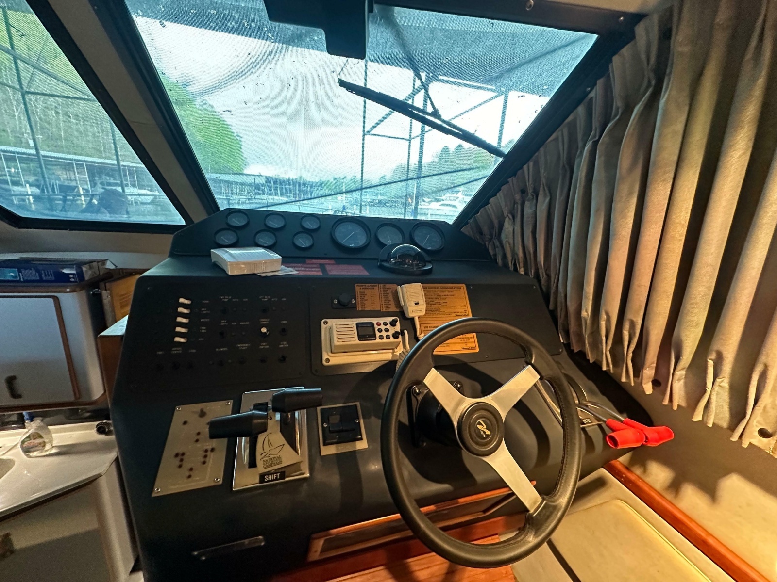1991 Sea Ray 380 Aft Cabin