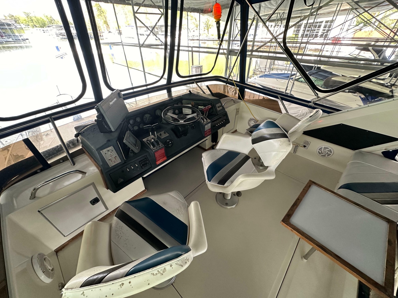 1991 Sea Ray 380 Aft Cabin