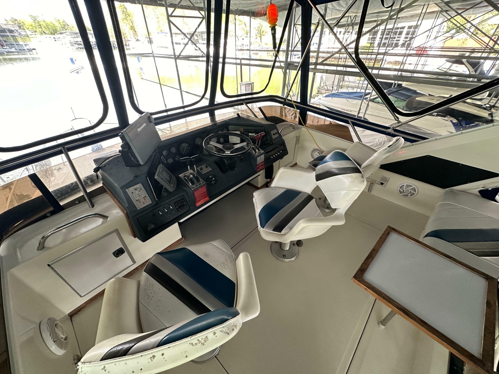 1991 Sea Ray 380 Aft Cabin