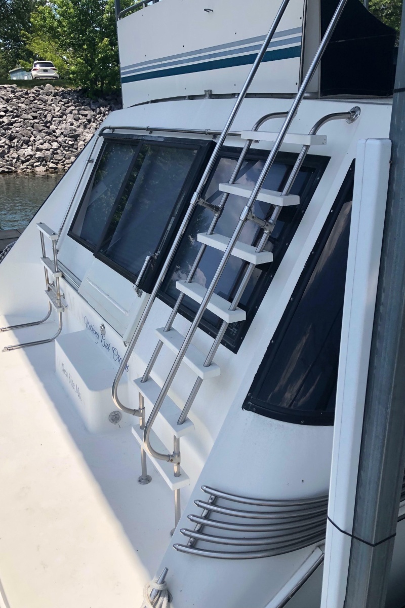 1989 Bluewater Yachts 55' Coastal Cruiser