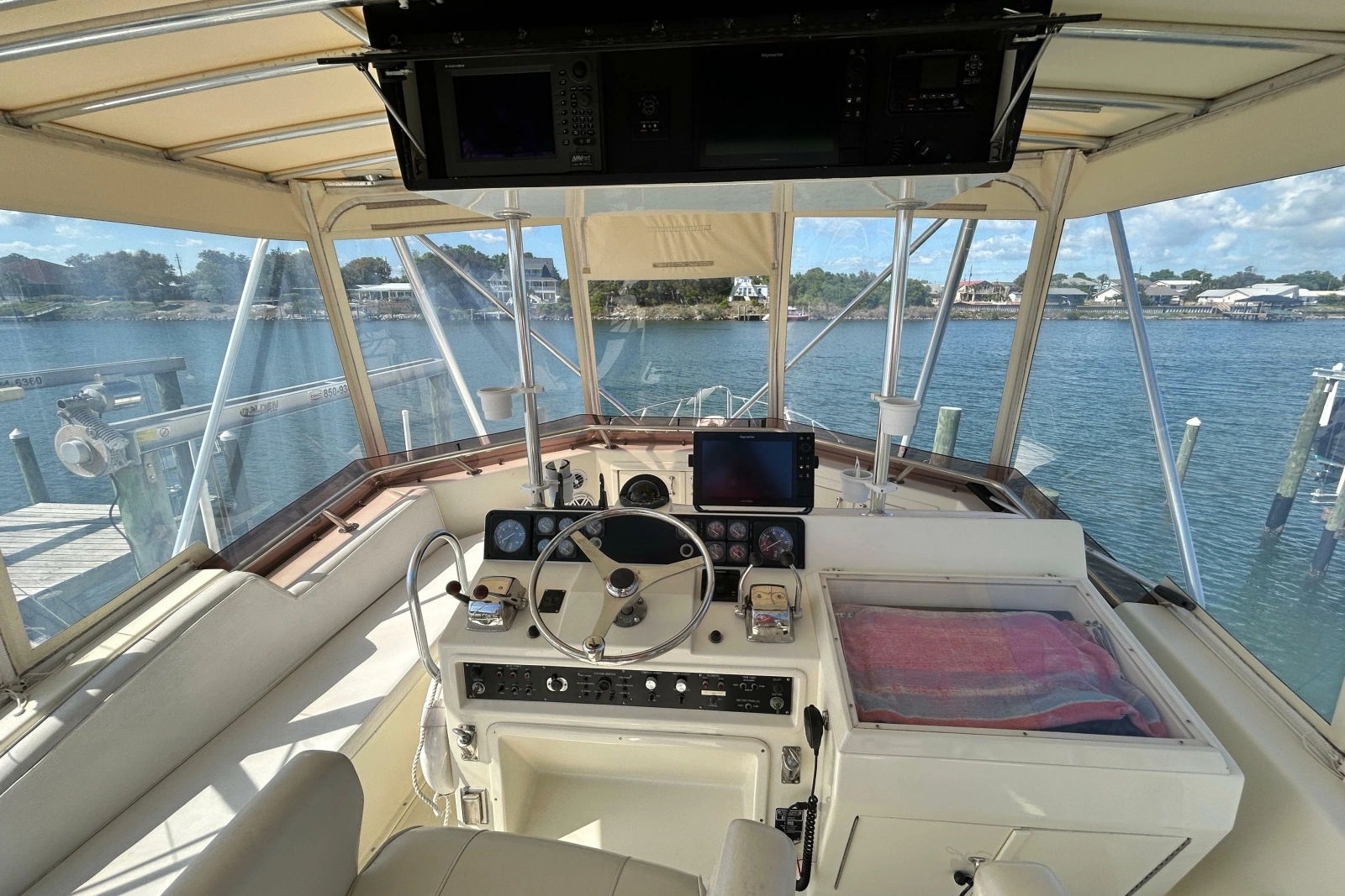 1989 Hatteras 45 Convertible