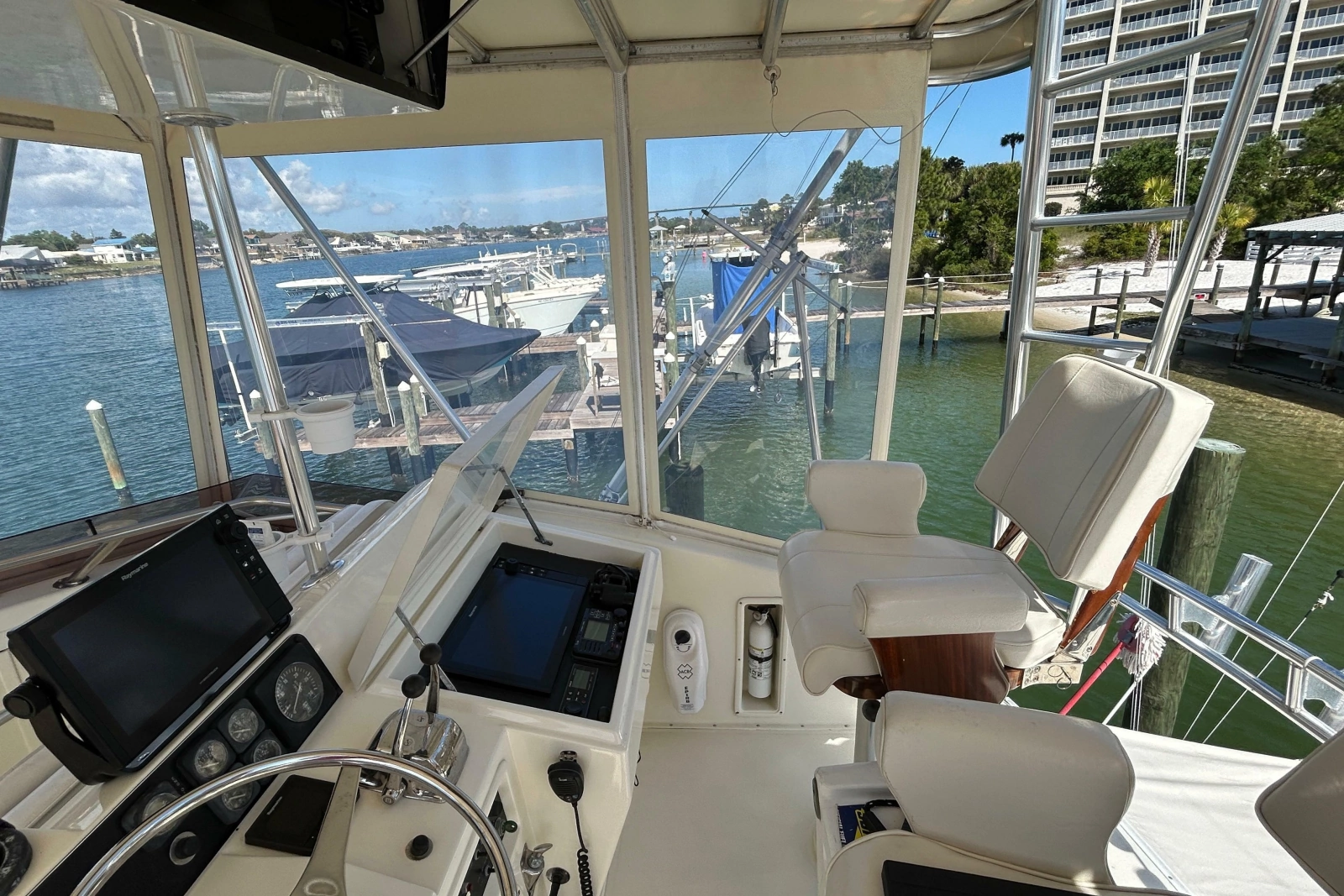 1989 Hatteras 45 Convertible