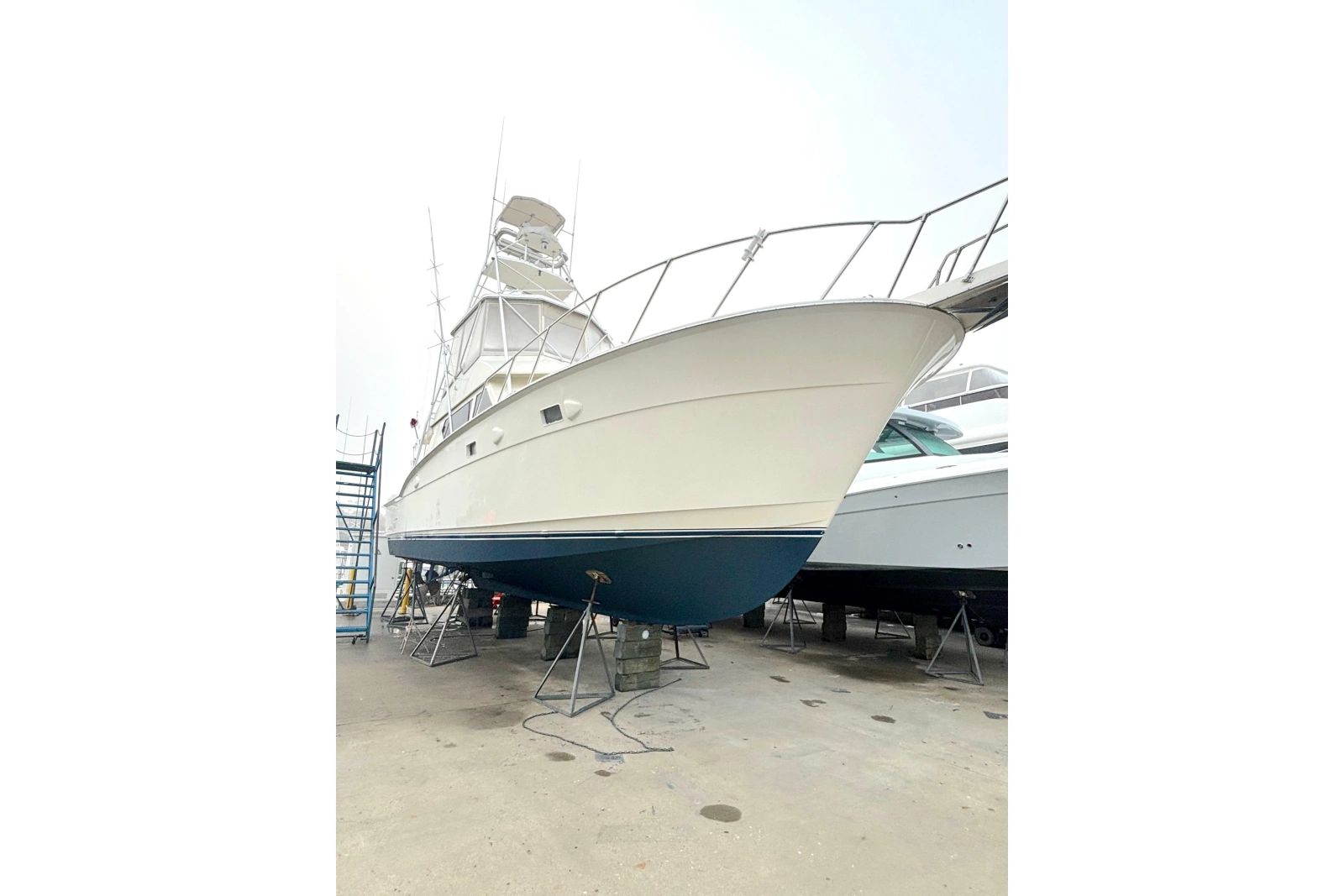 1989 Hatteras 45 Convertible