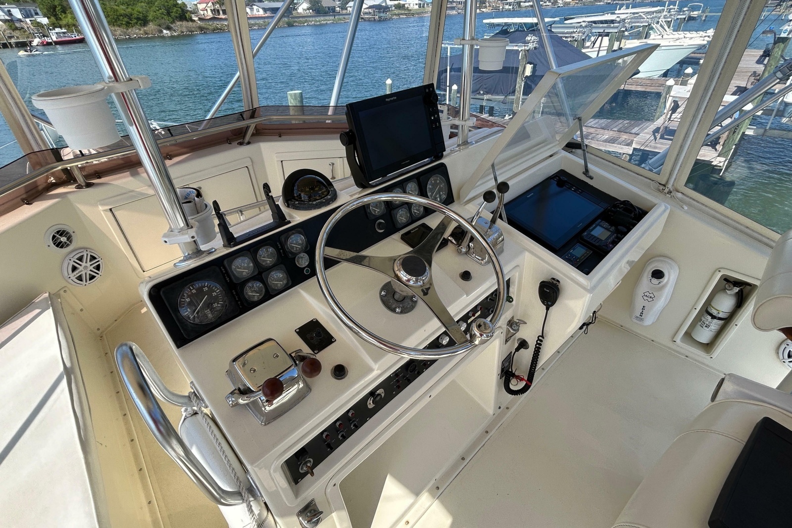 1989 Hatteras 45 Convertible