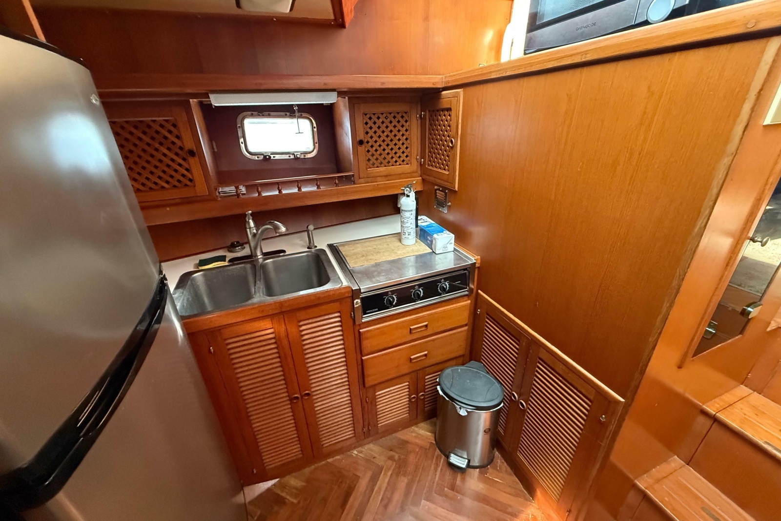 1989 Heritage East 40