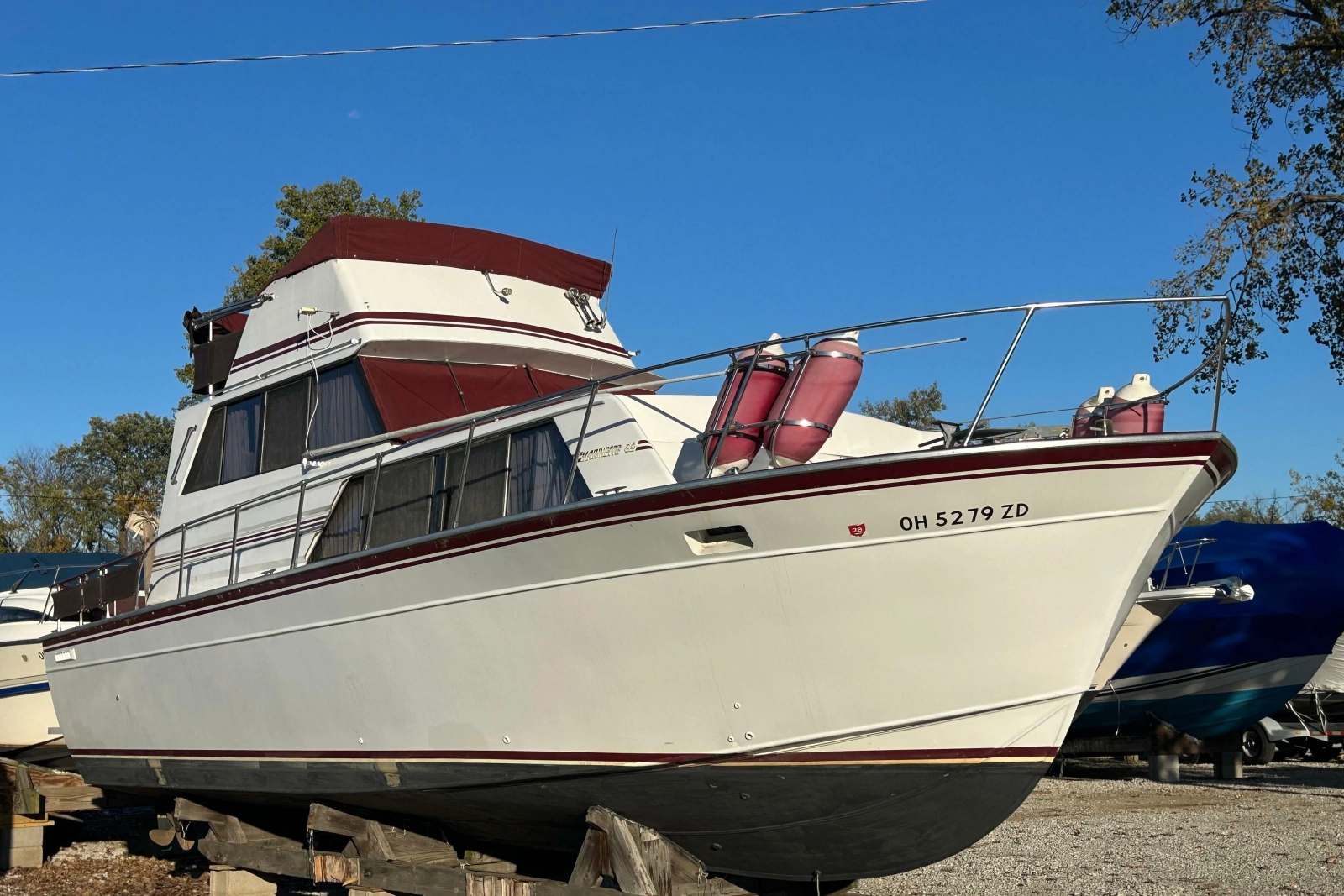 1989 Marinette 32 Sedan Flybridge