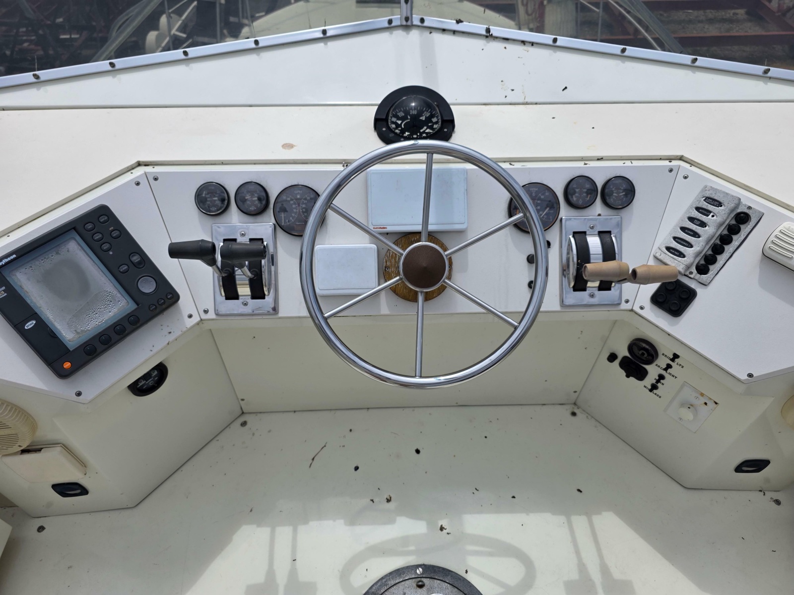 1988 Marinette 37 Motor Yacht