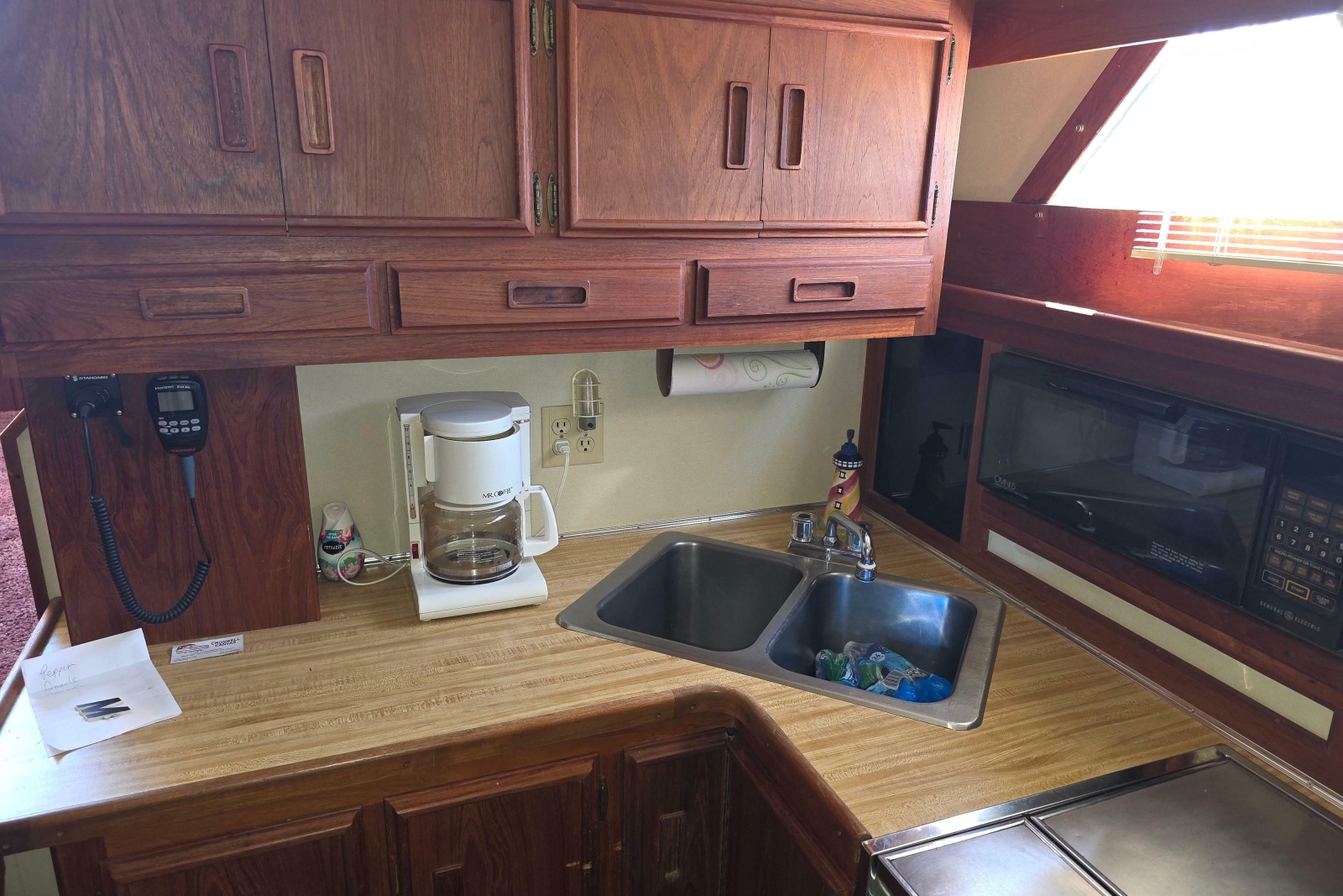 1988 Marinette 37 Motor Yacht
