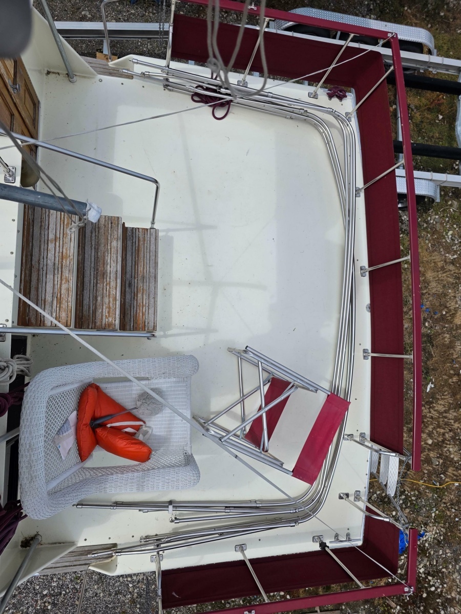 1988 Marinette 37 Motor Yacht
