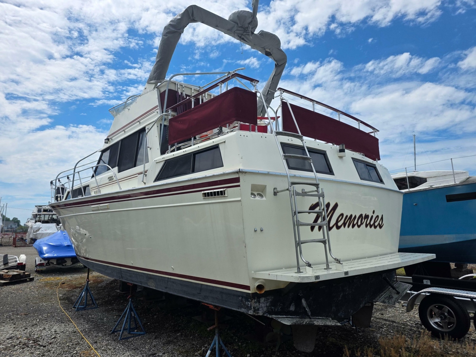1988 Marinette 37 Motor Yacht