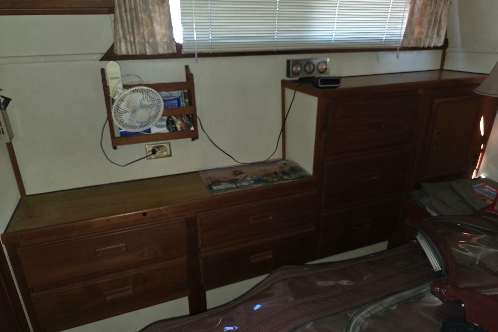 1988 Marinette 37 Motor Yacht