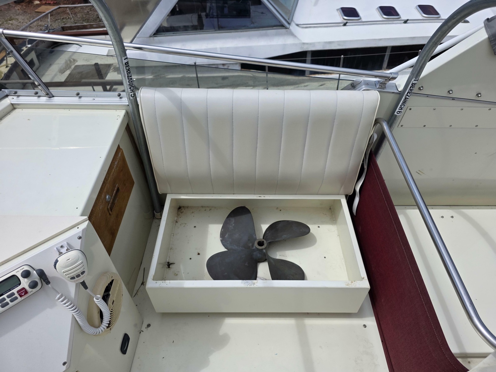 1988 Marinette 37 Motor Yacht