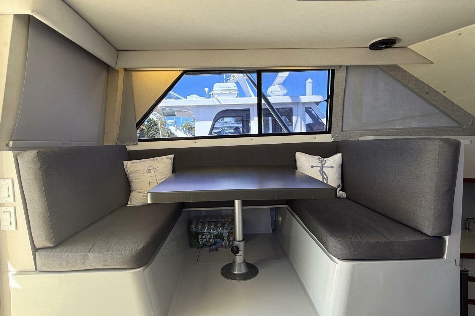 33ft Phoenix Yacht For Sale