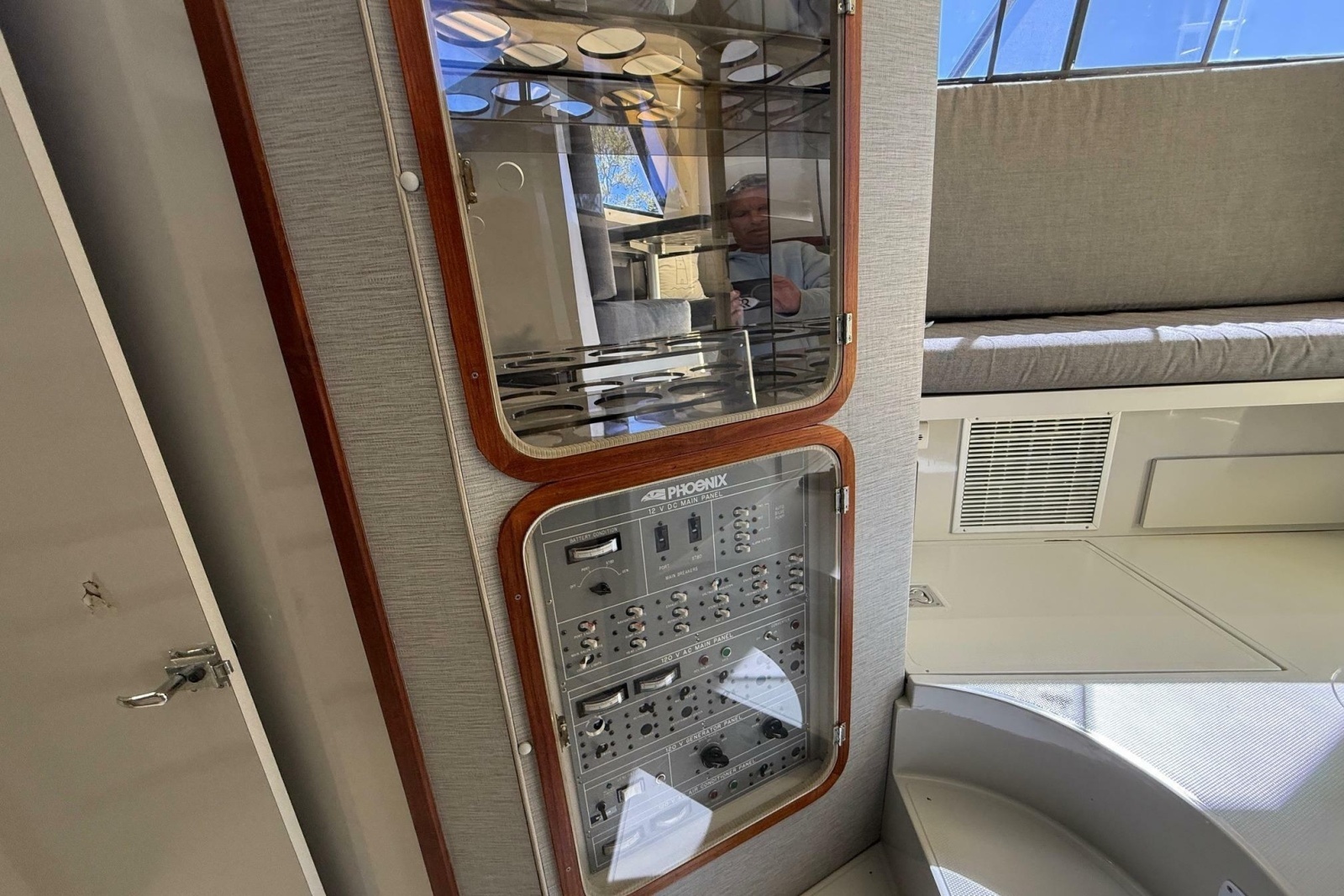 33ft Phoenix Yacht For Sale