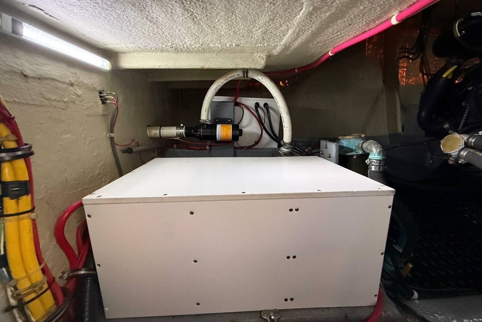 33ft Phoenix Yacht For Sale