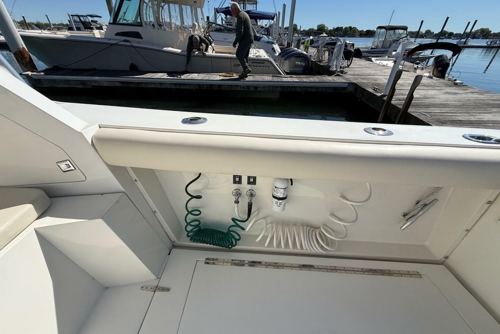 33ft Phoenix Yacht For Sale