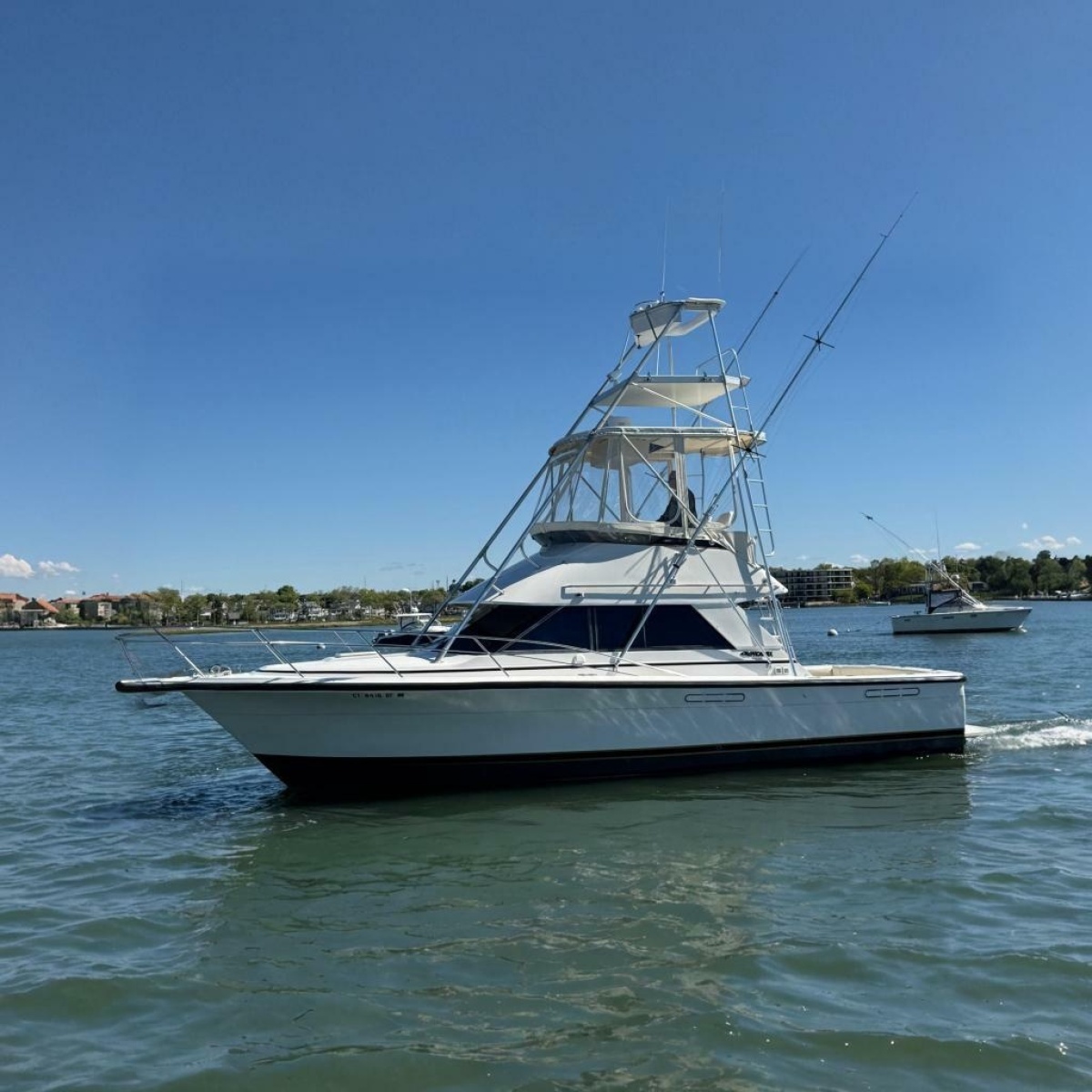33ft Phoenix Yacht For Sale