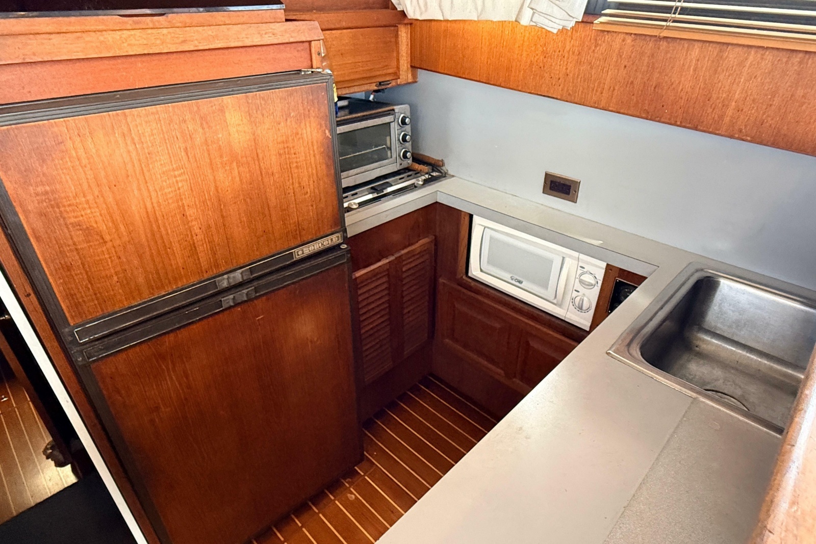 1986 Viking 35 Convertible