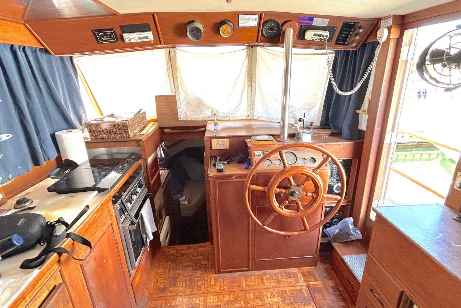 Gump Stump 36ft Grand Banks Yacht For Sale