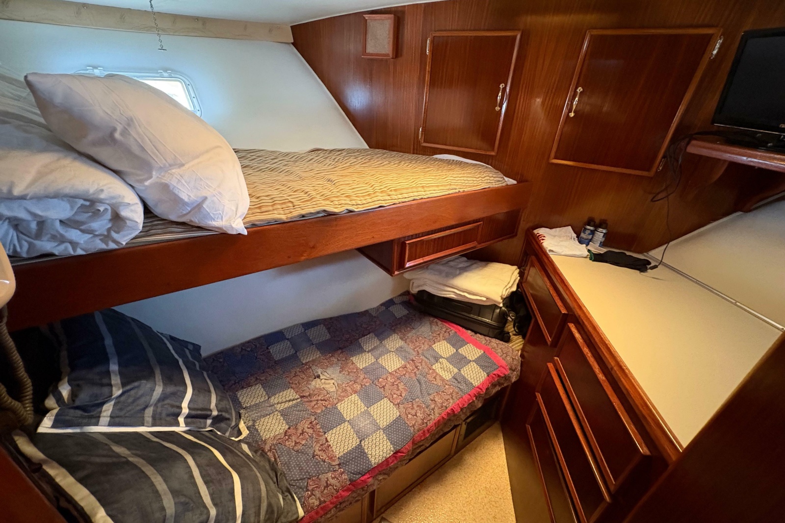 1985 Hatteras 60 Convertible