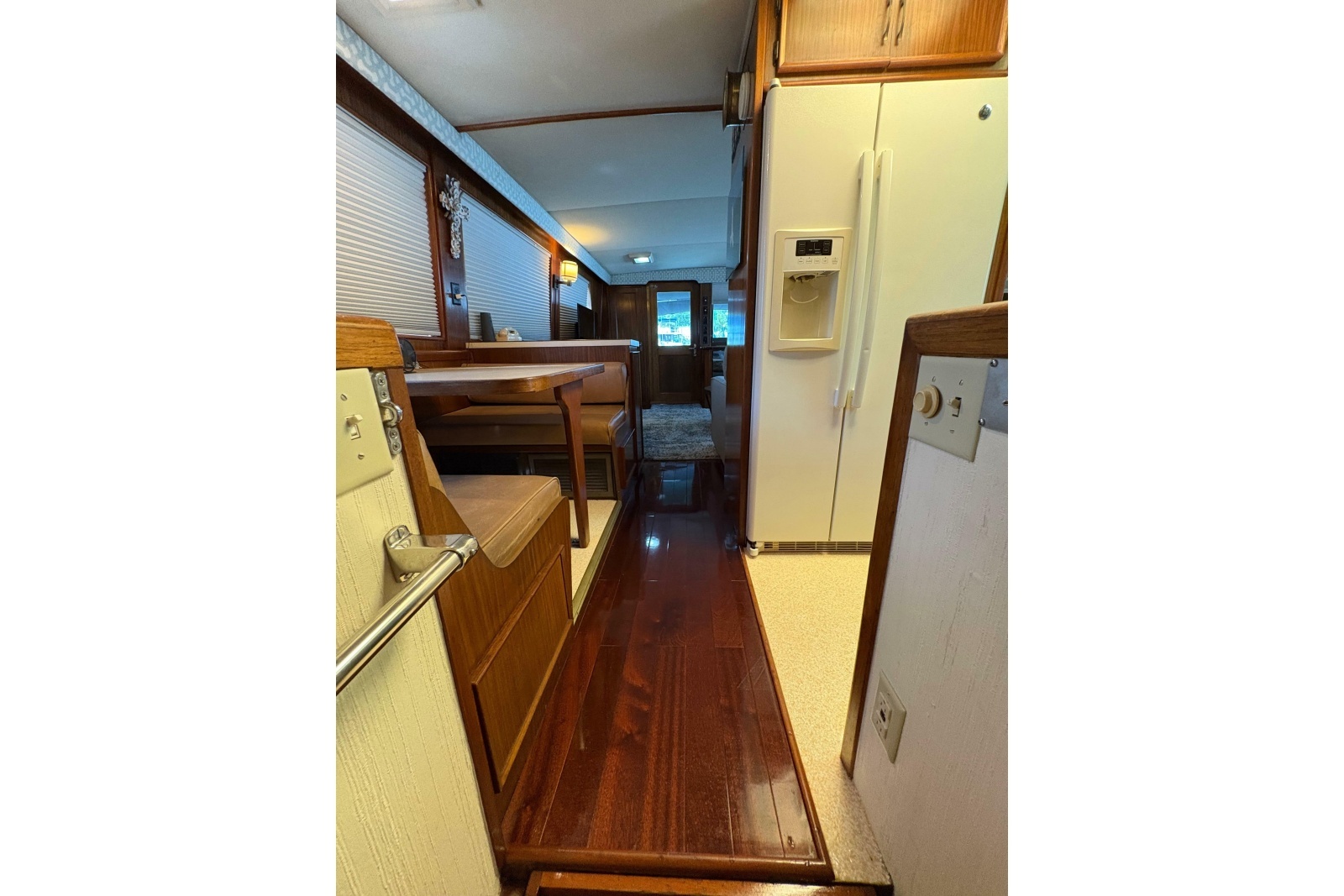 1985 Hatteras 60 Convertible