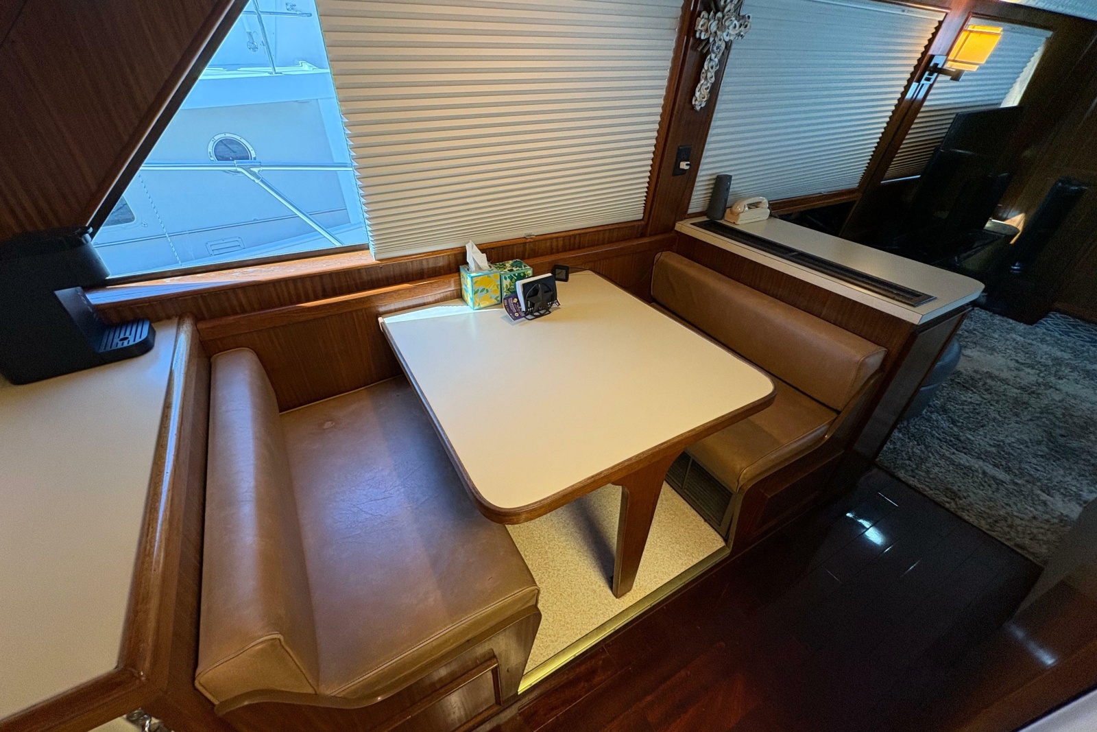 1985 Hatteras 60 Convertible