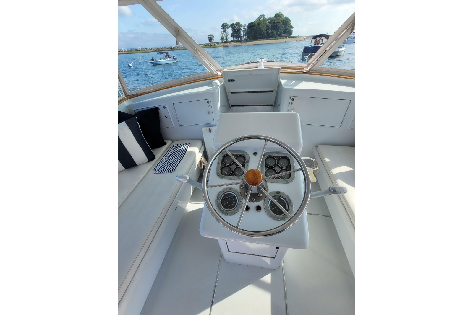 1984 Sunny Briggs 37 Express