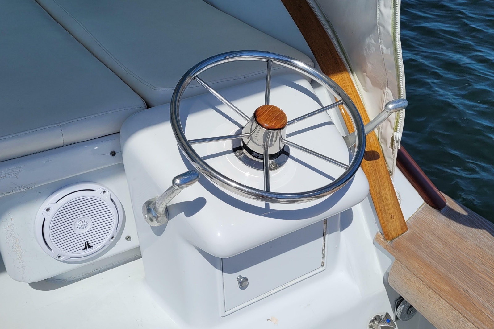 1984 Sunny Briggs 37 Express