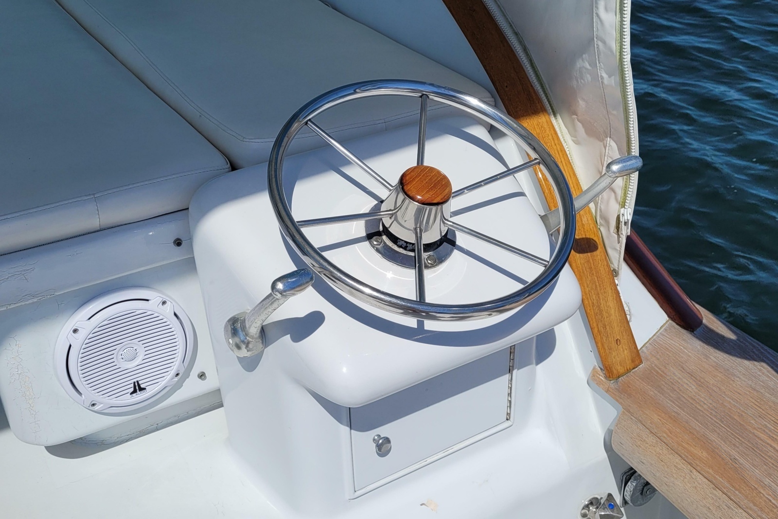 1984 Sunny Briggs 37 Express