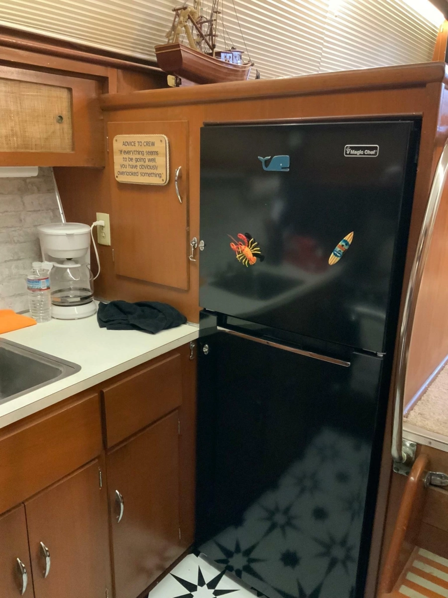 1969 Hatteras 41 Twin Cabin