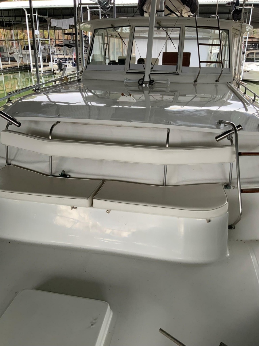 1969 Hatteras 41 Twin Cabin