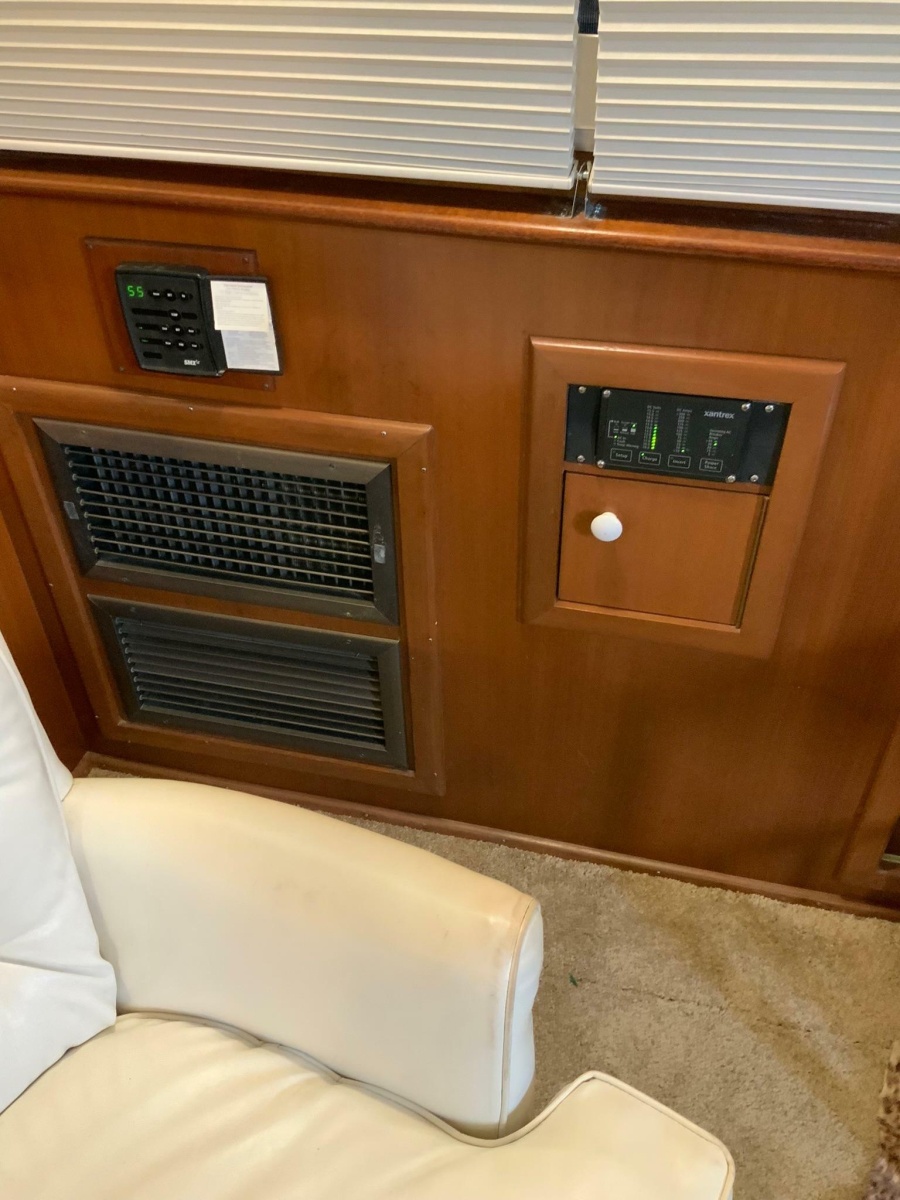 1969 Hatteras 41 Twin Cabin