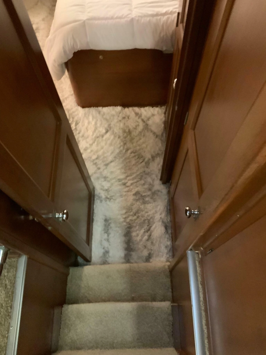 1969 Hatteras 41 Twin Cabin