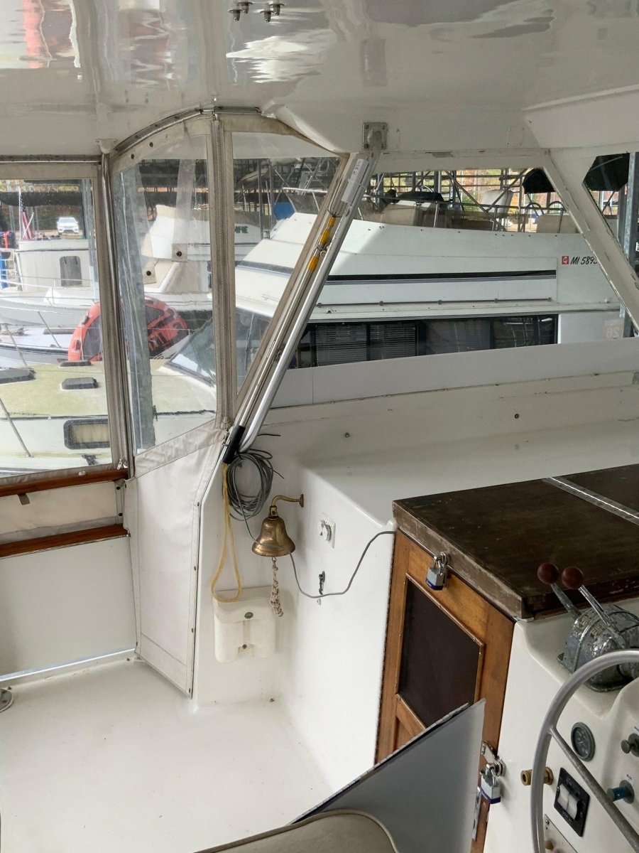 1969 Hatteras 41 Twin Cabin