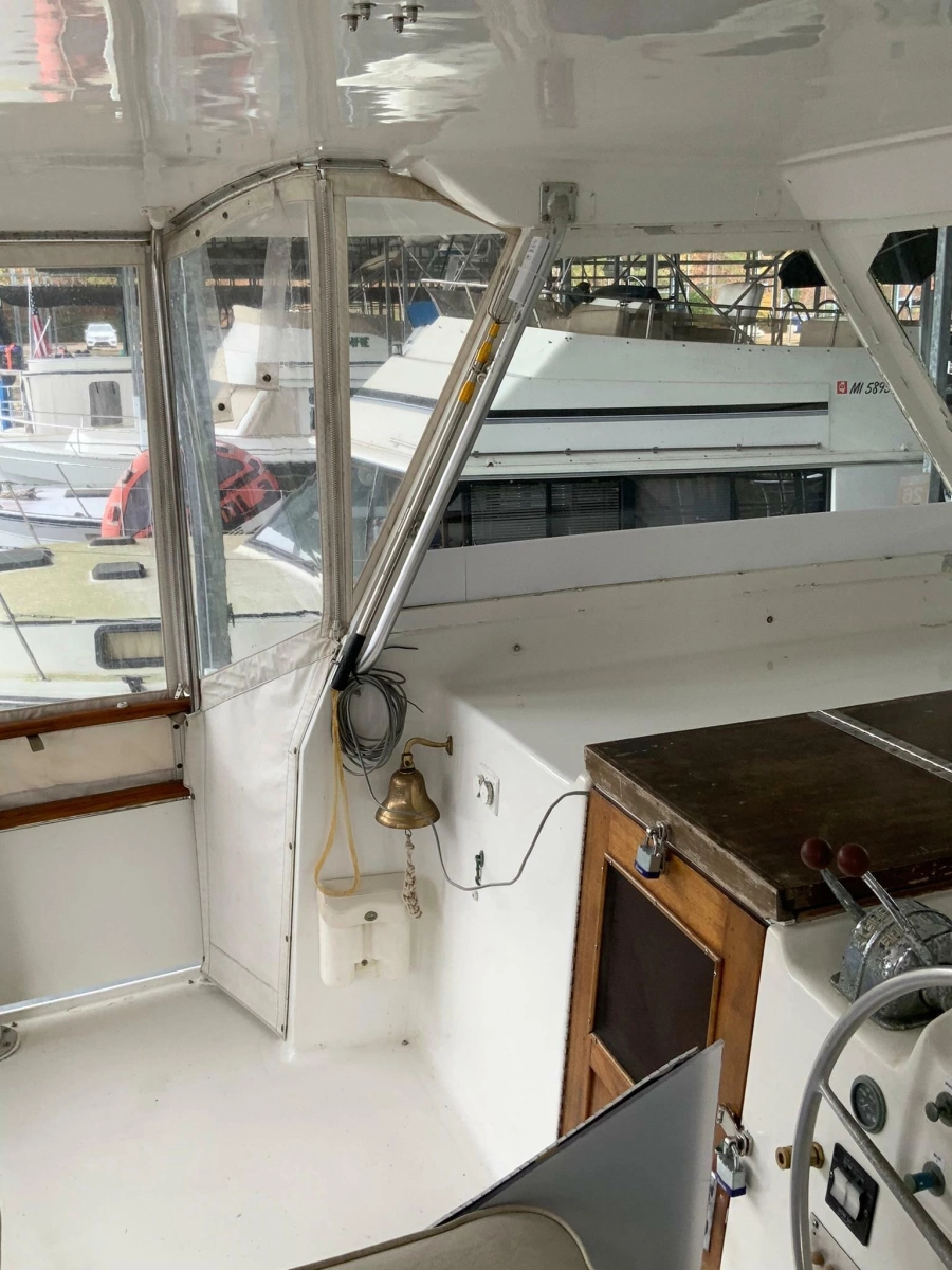 1969 Hatteras 41 Twin Cabin
