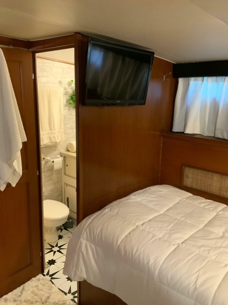 1969 Hatteras 41 Twin Cabin