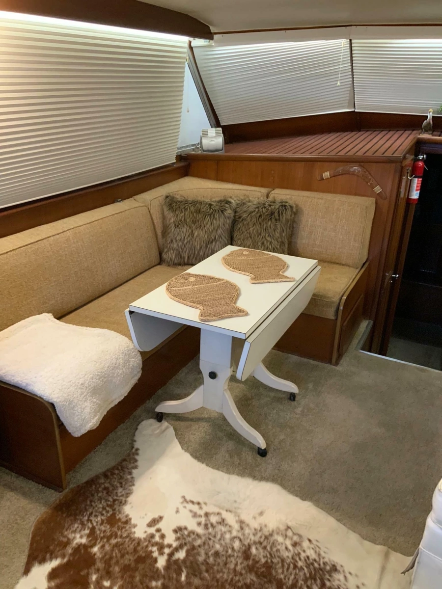 1969 Hatteras 41 Twin Cabin