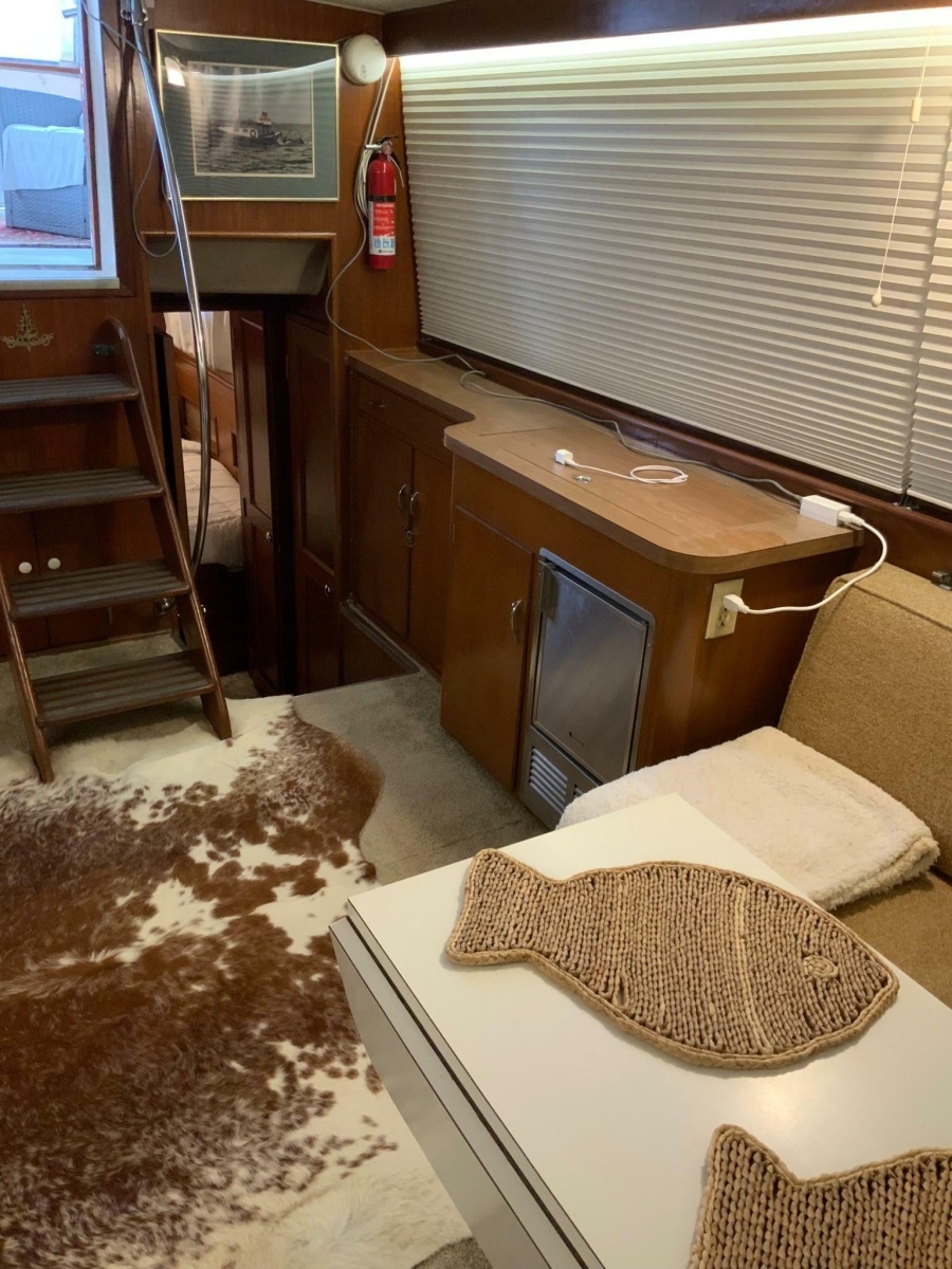 1969 Hatteras 41 Twin Cabin