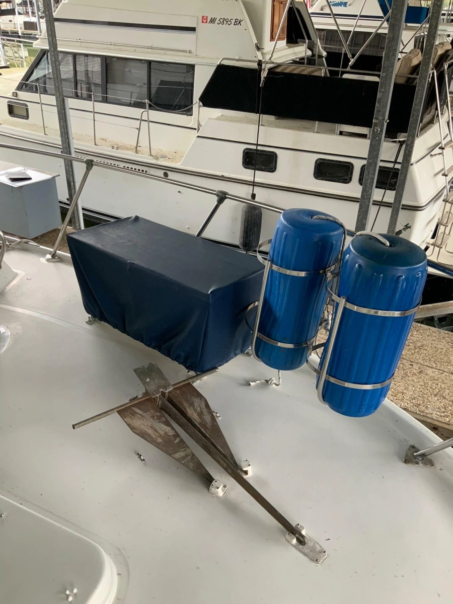 1969 Hatteras 41 Twin Cabin