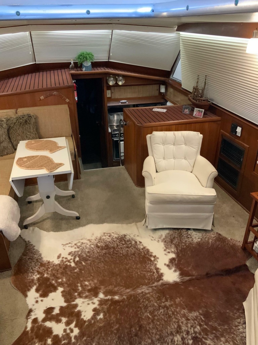 1969 Hatteras 41 Twin Cabin