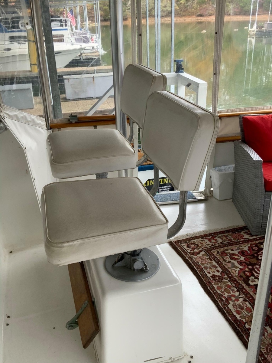 1969 Hatteras 41 Twin Cabin
